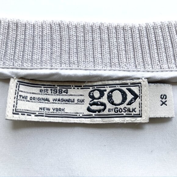 Go Silk Iconic Silk V-Neck Pullover - Picture 5 of 10